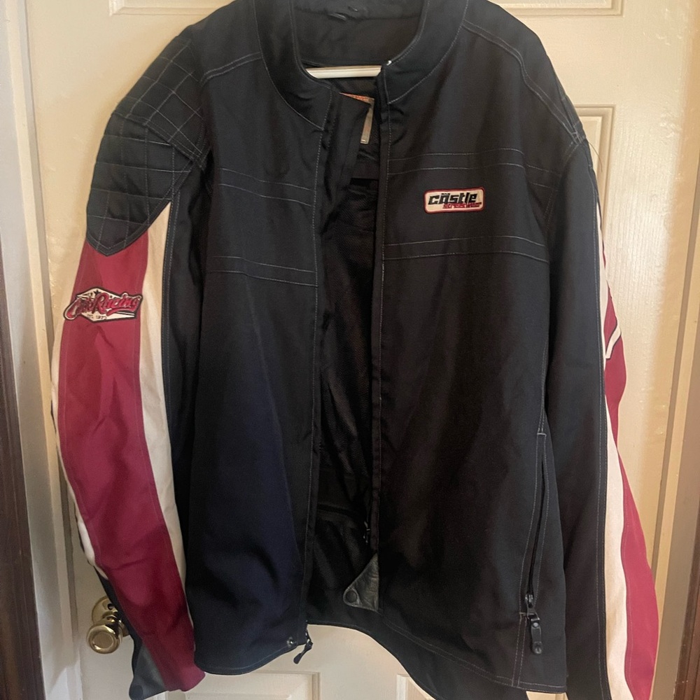 Black and Red Performance Motorcycle Jacket with Sporty Design